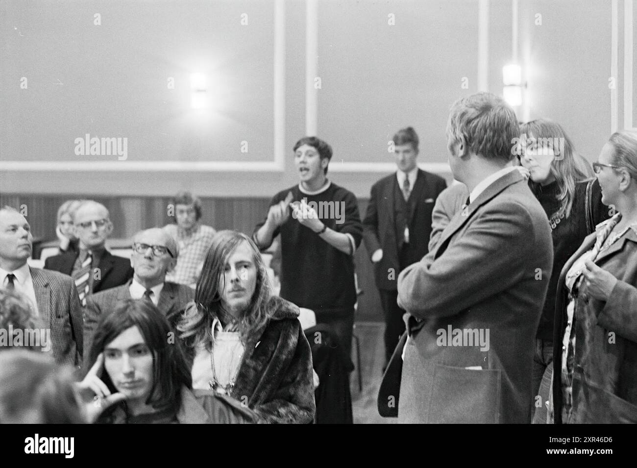 Teach-in City Center, Meetings, 24-10-1969, Whizgle Dutch News : images historiques sur mesure pour l'avenir. Explorez le passé néerlandais avec des perspectives modernes grâce à des images d'agences néerlandaises. Concilier les événements d'hier avec les perspectives de demain. Embarquez pour un voyage intemporel avec des histoires qui façonnent notre avenir. Banque D'Images