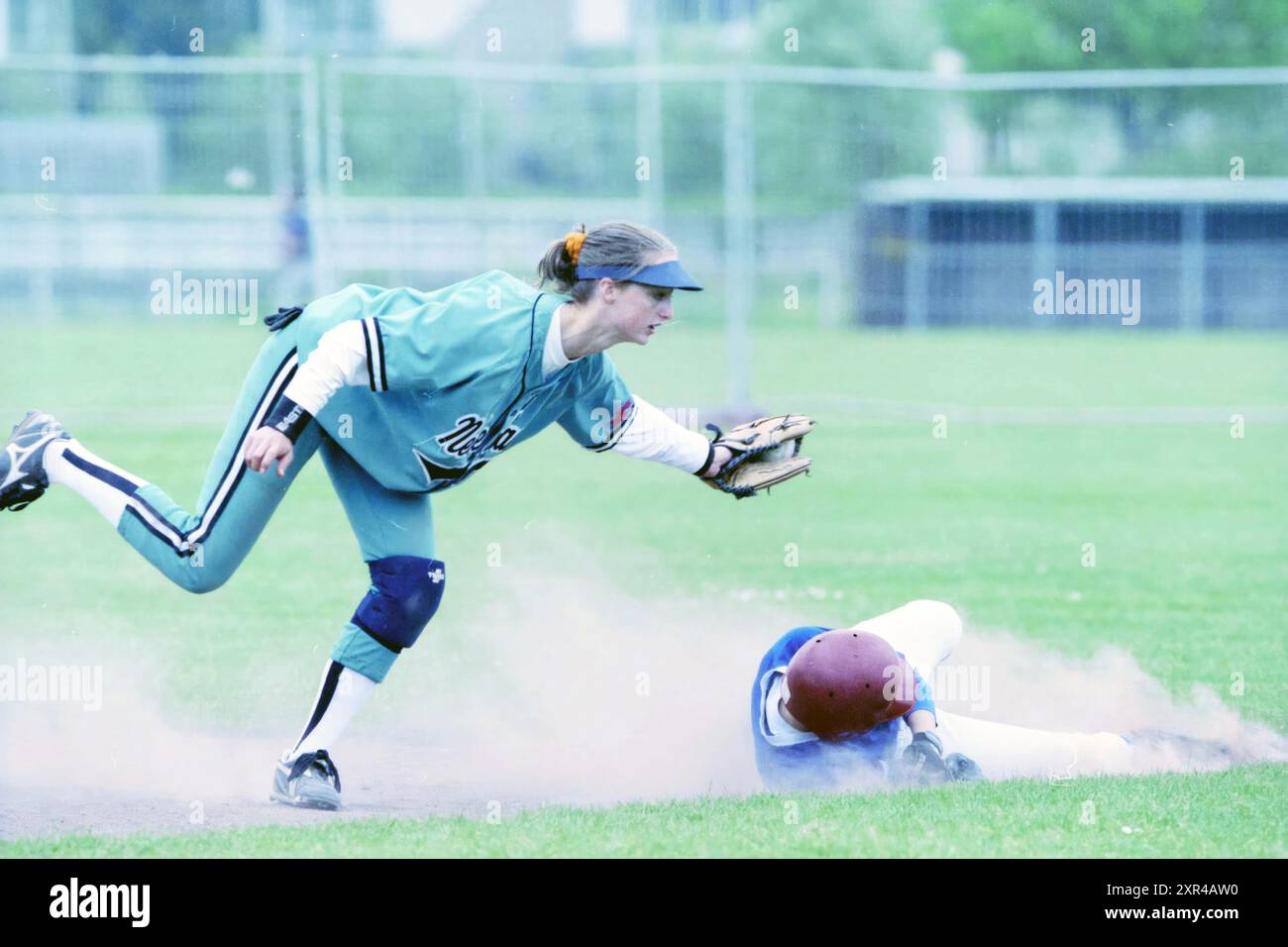 Softball Juniors - République tchèque, Whizgle Dutch News : images historiques adaptées pour l'avenir. Explorez le passé néerlandais avec des perspectives modernes grâce à des images d'agences néerlandaises. Concilier les événements d'hier avec les perspectives de demain. Embarquez pour un voyage intemporel avec des histoires qui façonnent notre avenir. Banque D'Images