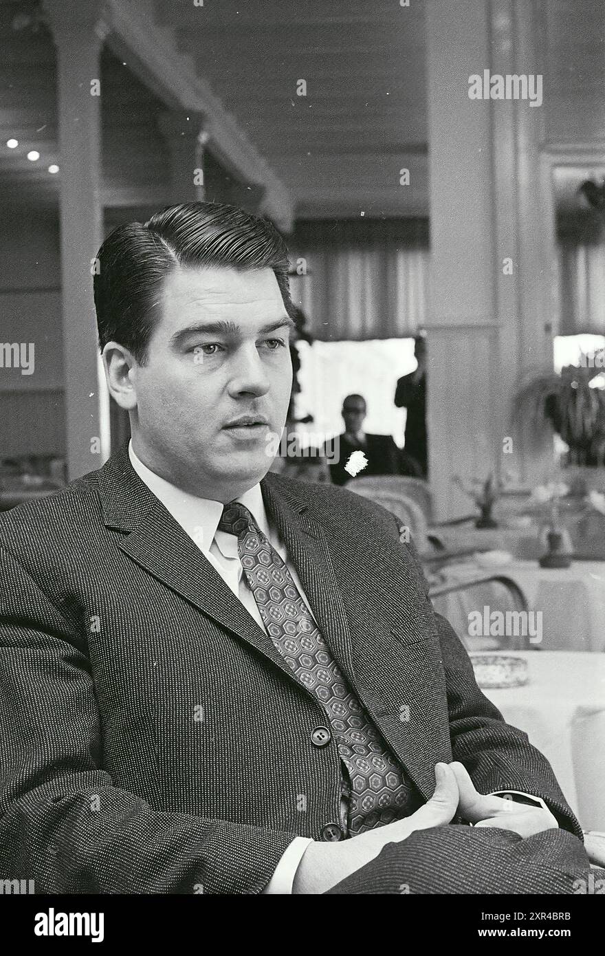 Portrait d'un homme, Whizgle Dutch News : images historiques adaptées pour l'avenir. Explorez le passé néerlandais avec des perspectives modernes grâce à des images d'agences néerlandaises. Concilier les événements d'hier avec les perspectives de demain. Embarquez pour un voyage intemporel avec des histoires qui façonnent notre avenir. Banque D'Images