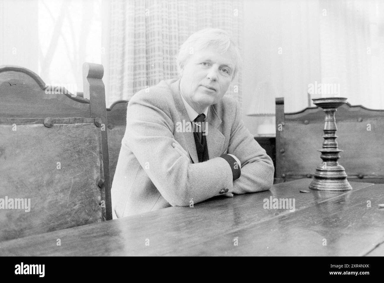 Mr. Anderson Kostverlorenstraat 118, Zandvoort, politique, politique populaire, Zandvoort, Kostverlorenstraat, 10-03-1986, Whizgle Dutch News : des images historiques sur mesure pour l'avenir. Explorez le passé néerlandais avec des perspectives modernes grâce à des images d'agences néerlandaises. Concilier les événements d'hier avec les perspectives de demain. Embarquez pour un voyage intemporel avec des histoires qui façonnent notre avenir. Banque D'Images