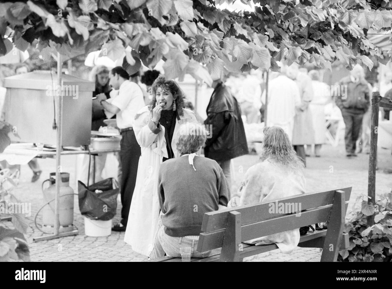 Festival de la mi-été, Hillegom, 26-06-1991, Whizgle Dutch News : des images historiques sur mesure pour l'avenir. Explorez le passé néerlandais avec des perspectives modernes grâce à des images d'agences néerlandaises. Concilier les événements d'hier avec les perspectives de demain. Embarquez pour un voyage intemporel avec des histoires qui façonnent notre avenir. Banque D'Images