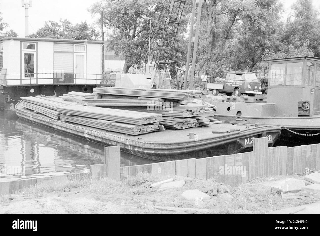 Rapport sur la navigation intérieure, Haarlem, construction navale, transport maritime, 07-08-1978, Whizgle Dutch News : des images historiques sur mesure pour l'avenir. Explorez le passé néerlandais avec des perspectives modernes grâce à des images d'agences néerlandaises. Concilier les événements d'hier avec les perspectives de demain. Embarquez pour un voyage intemporel avec des histoires qui façonnent notre avenir. Banque D'Images