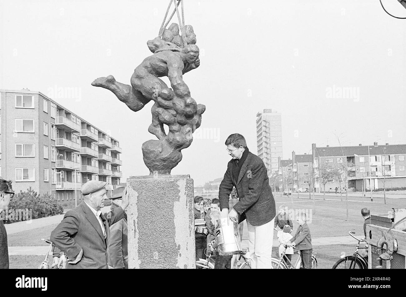 Placement image, 14-10-1964, Whizgle Dutch News : des images historiques sur mesure pour l'avenir. Explorez le passé néerlandais avec des perspectives modernes grâce à des images d'agences néerlandaises. Concilier les événements d'hier avec les perspectives de demain. Embarquez pour un voyage intemporel avec des histoires qui façonnent notre avenir. Banque D'Images