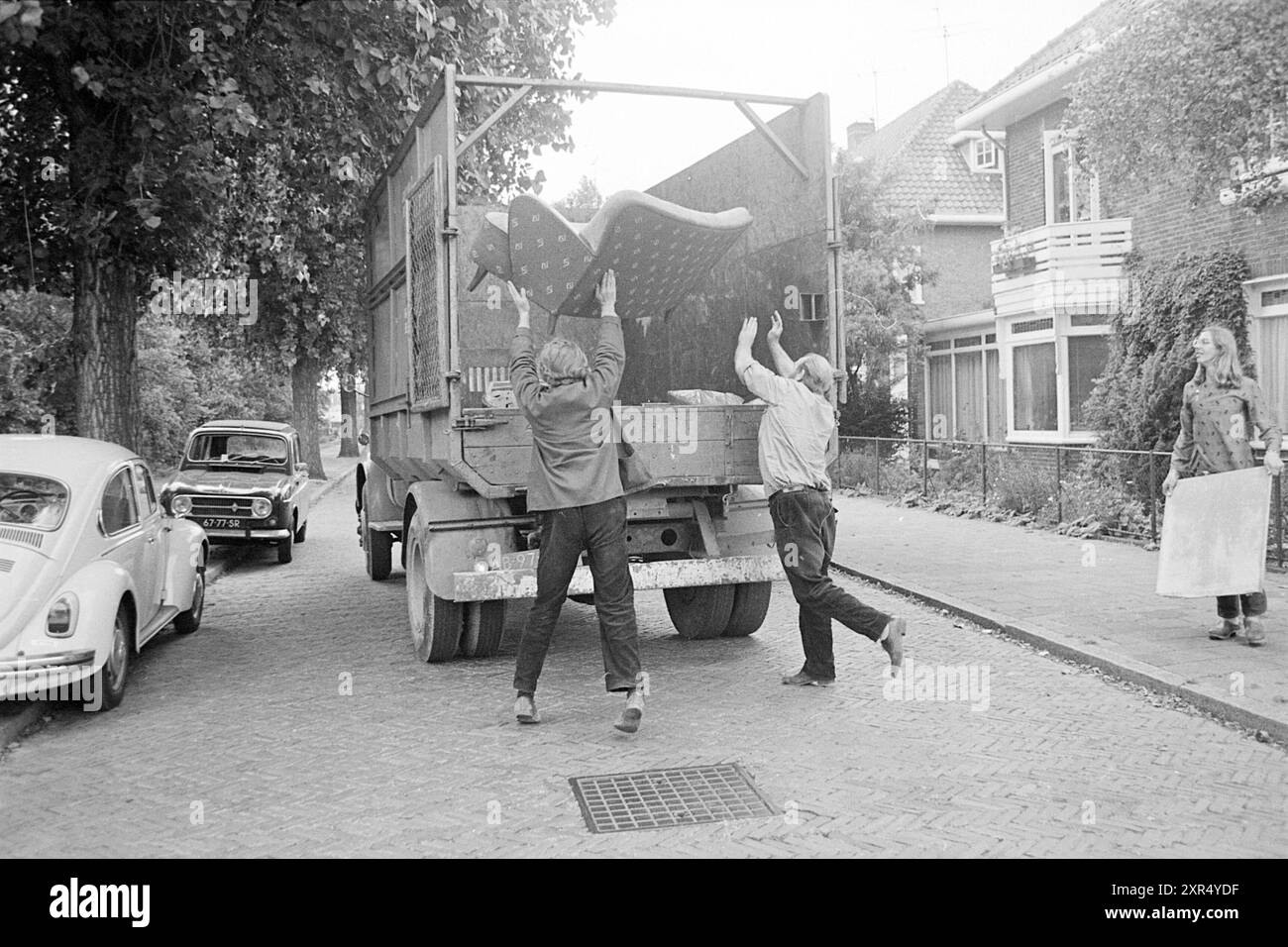 Déchets encombrants pour les maisons, ordures, 30-07-1973, Whizgle Dutch News : des images historiques sur mesure pour l'avenir. Explorez le passé néerlandais avec des perspectives modernes grâce à des images d'agences néerlandaises. Concilier les événements d'hier avec les perspectives de demain. Embarquez pour un voyage intemporel avec des histoires qui façonnent notre avenir. Banque D'Images