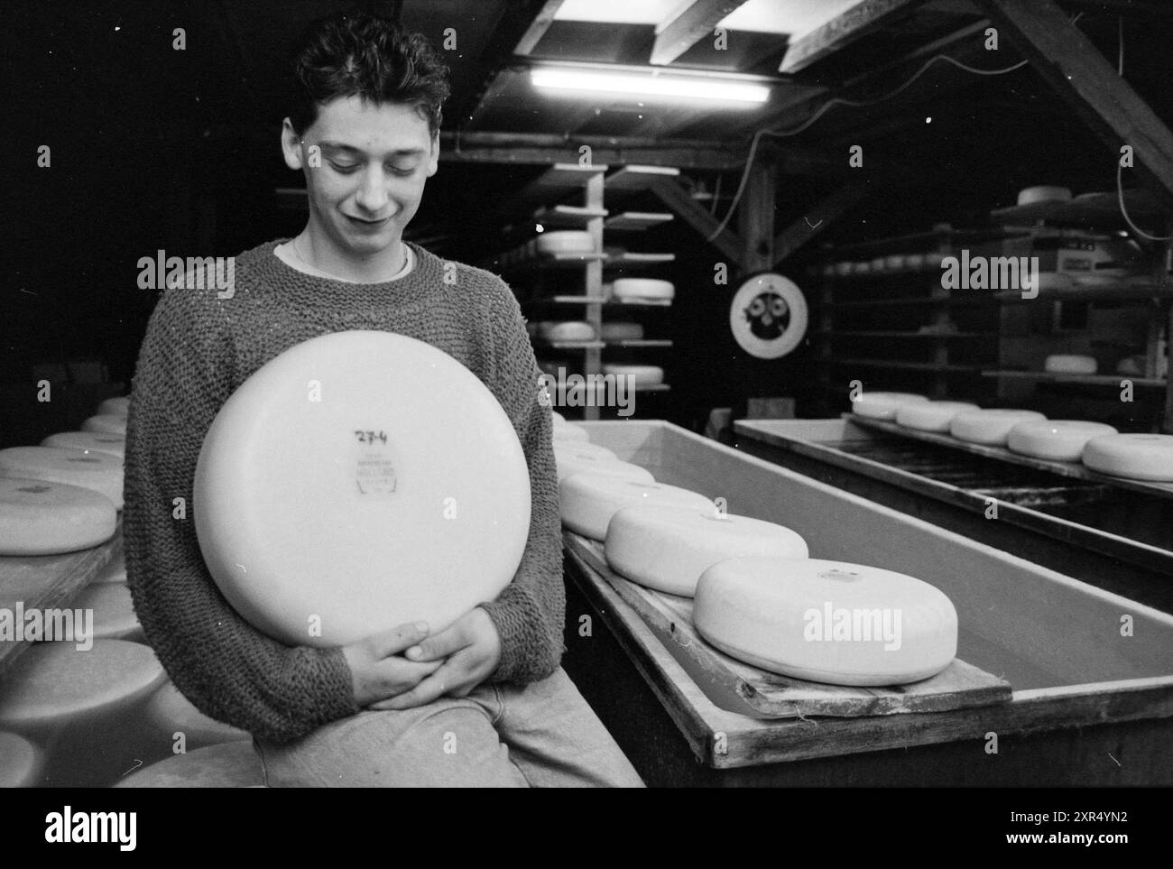 Hongrois Laszlo, fromagerie, Vijfhuizen, Vijfhuizen, 05-05-1991, Whizgle Dutch News : des images historiques sur mesure pour l'avenir. Explorez le passé néerlandais avec des perspectives modernes grâce à des images d'agences néerlandaises. Concilier les événements d'hier avec les perspectives de demain. Embarquez pour un voyage intemporel avec des histoires qui façonnent notre avenir. Banque D'Images