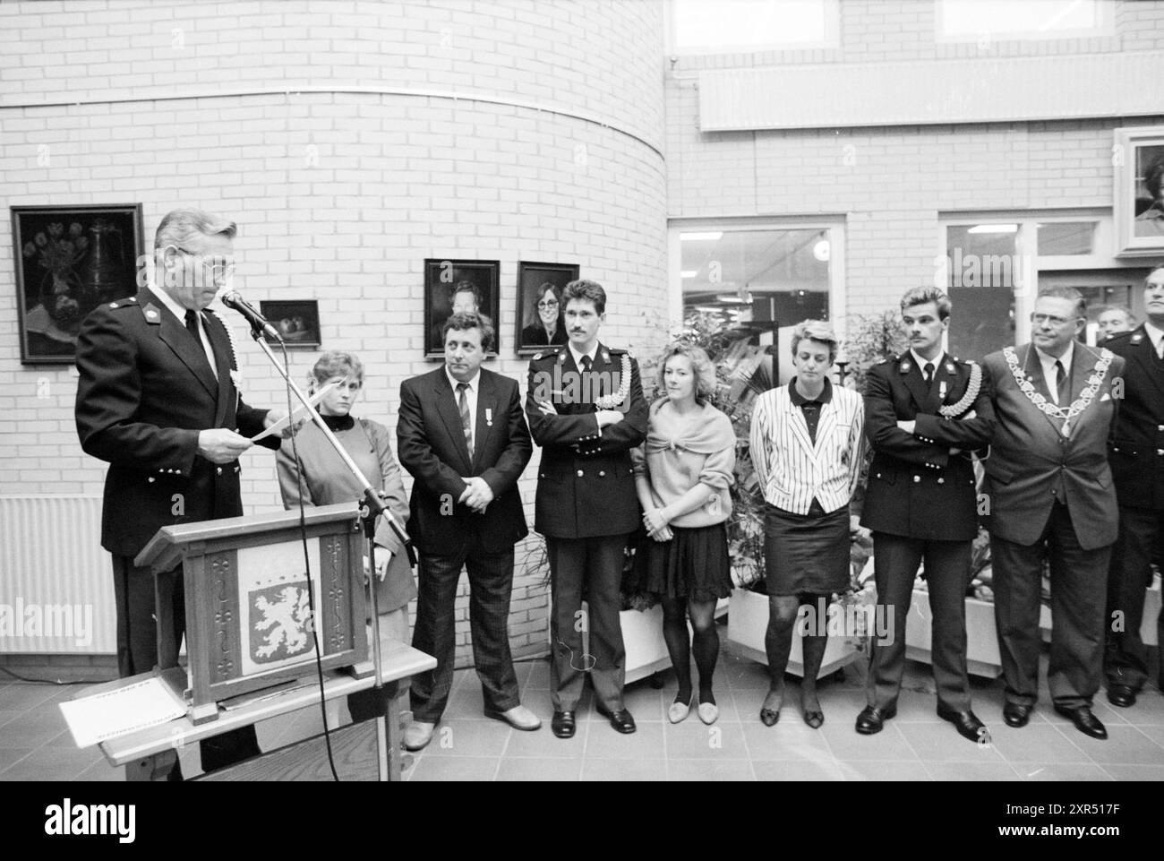 Prix 2 police Noordwijkerhout, Prix, police, Noordwijkerhout, 10-01-1990, Whizgle Dutch News : des images historiques sur mesure pour l'avenir. Explorez le passé néerlandais avec des perspectives modernes grâce à des images d'agences néerlandaises. Concilier les événements d'hier avec les perspectives de demain. Embarquez pour un voyage intemporel avec des histoires qui façonnent notre avenir. Banque D'Images