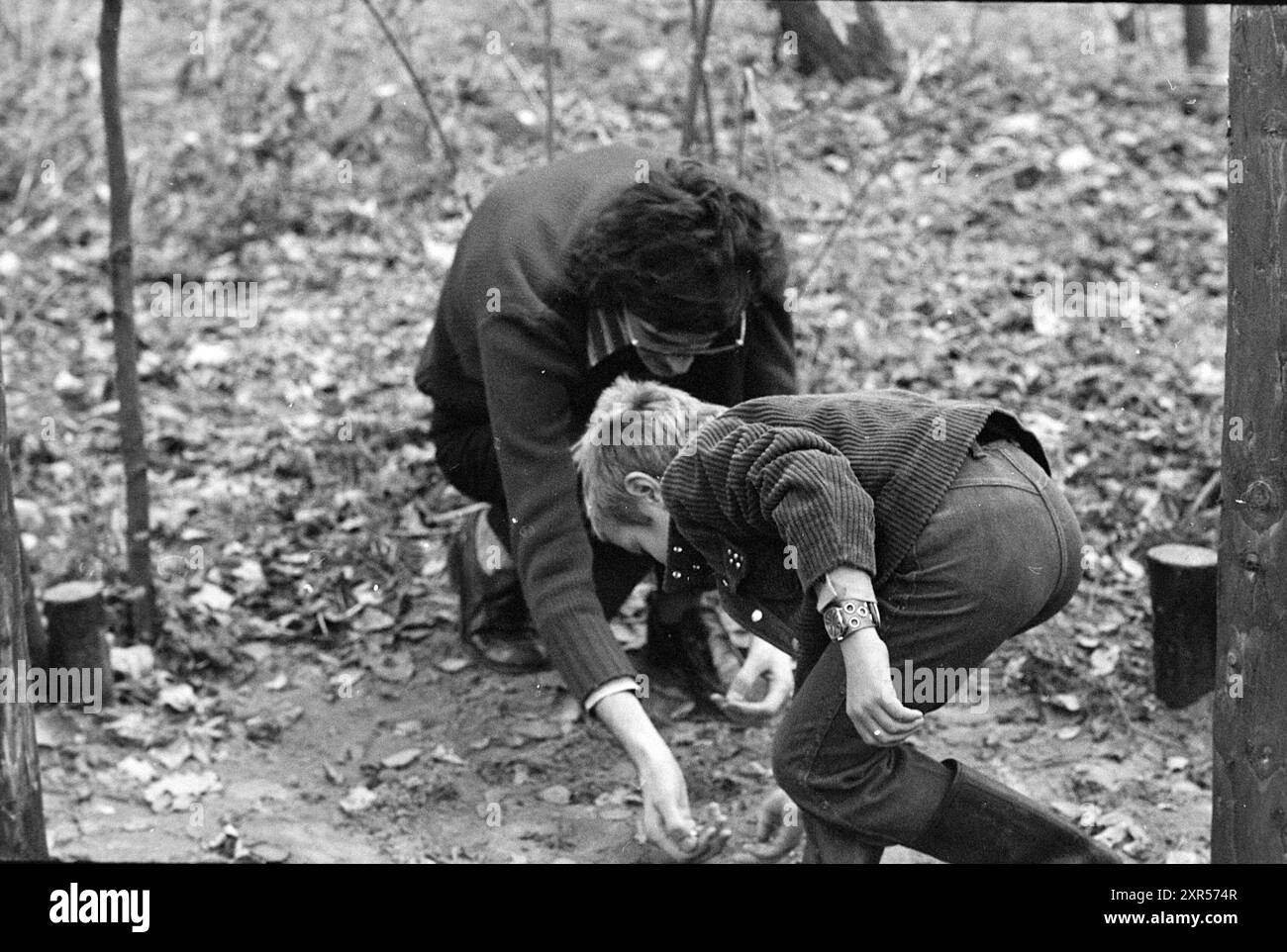 Piste de fitness, Beverwijk, Trimmen, 29-10-1973, Whizgle Dutch News : images historiques sur mesure pour l'avenir. Explorez le passé néerlandais avec des perspectives modernes grâce à des images d'agences néerlandaises. Concilier les événements d'hier avec les perspectives de demain. Embarquez pour un voyage intemporel avec des histoires qui façonnent notre avenir. Banque D'Images