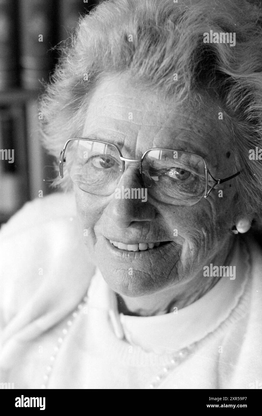 Fanny Blankers Koen Hoofddorp, Hoofddorp, pays-Bas, 06-04-1992, Whizgle Dutch News : des images historiques sur mesure pour l'avenir. Explorez le passé néerlandais avec des perspectives modernes grâce à des images d'agences néerlandaises. Concilier les événements d'hier avec les perspectives de demain. Embarquez pour un voyage intemporel avec des histoires qui façonnent notre avenir. Banque D'Images