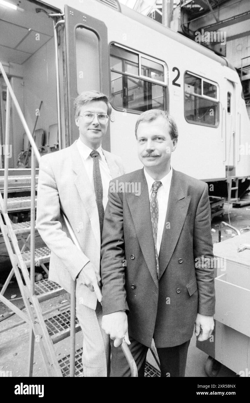 Mr Vogers and Leenders NS Old Road, Railways, Haarlem, Oudeweg, pays-Bas, 20-05-1988, Whizgle Dutch News : des images historiques sur mesure pour l'avenir. Explorez le passé néerlandais avec des perspectives modernes grâce à des images d'agences néerlandaises. Concilier les événements d'hier avec les perspectives de demain. Embarquez pour un voyage intemporel avec des histoires qui façonnent notre avenir. Banque D'Images