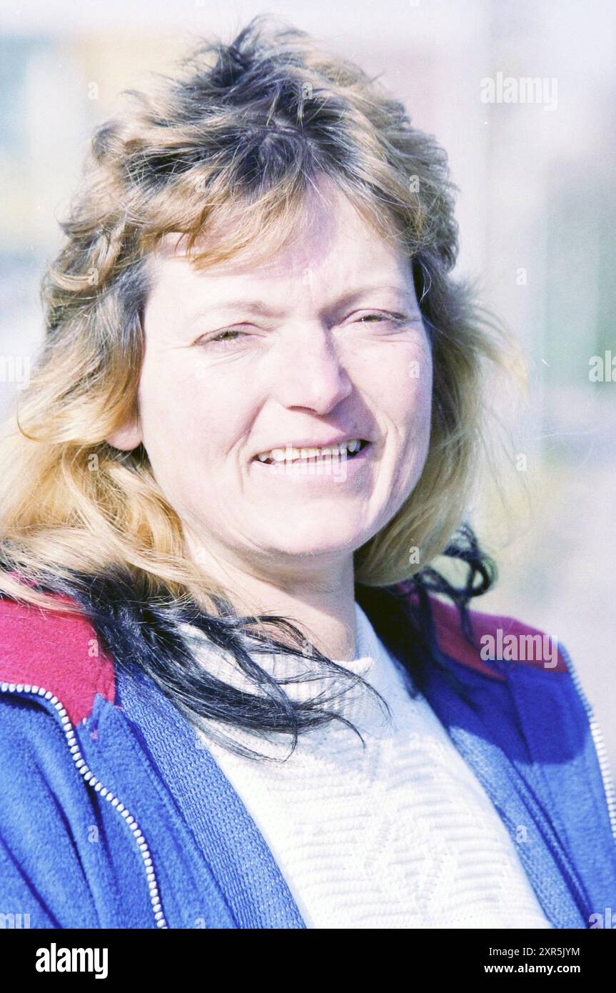 Portrait d'une femme, Whizgle Dutch News : images historiques adaptées pour l'avenir. Explorez le passé néerlandais avec des perspectives modernes grâce à des images d'agences néerlandaises. Concilier les événements d'hier avec les perspectives de demain. Embarquez pour un voyage intemporel avec des histoires qui façonnent notre avenir. Banque D'Images