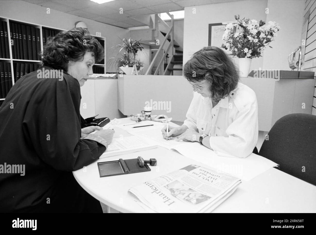 Vente de billets Expo '92, 27-08-1992, Whizgle Dutch News : images historiques sur mesure pour l'avenir. Explorez le passé néerlandais avec des perspectives modernes grâce à des images d'agences néerlandaises. Concilier les événements d'hier avec les perspectives de demain. Embarquez pour un voyage intemporel avec des histoires qui façonnent notre avenir. Banque D'Images