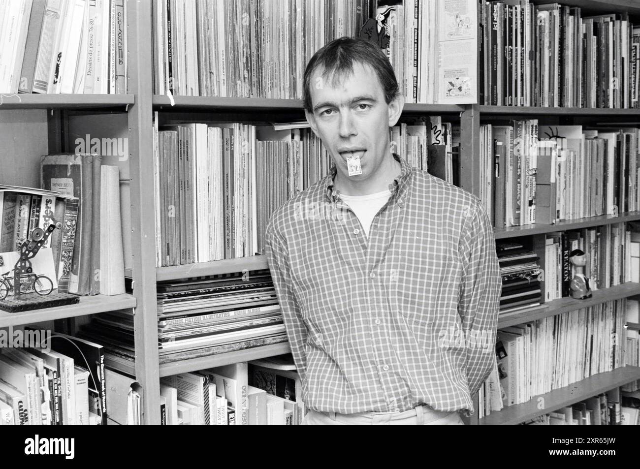 Joost Swarte, dessinateur, dessins, dessins, 14-08-1985, Whizgle Dutch News : des images historiques sur mesure pour l'avenir. Explorez le passé néerlandais avec des perspectives modernes grâce à des images d'agences néerlandaises. Concilier les événements d'hier avec les perspectives de demain. Embarquez pour un voyage intemporel avec des histoires qui façonnent notre avenir. Banque D'Images