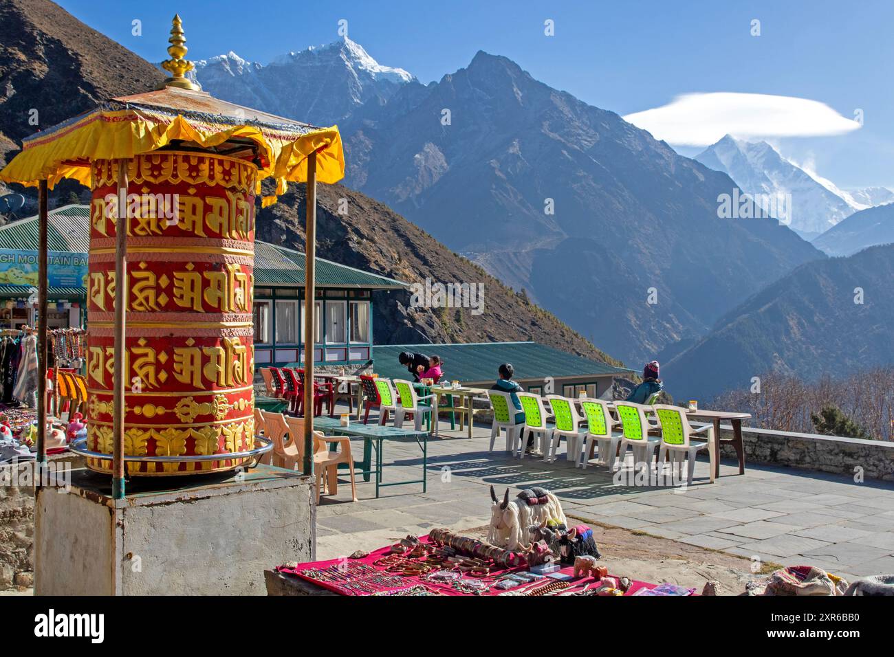 Vue sur le Mont Everest depuis Kyangjuma le long du trek du camp de base de l'Everest Banque D'Images Vue sur le Mont Everest depuis Kyangjuma le long du trek du camp de base de l'Everest Banque D'Images