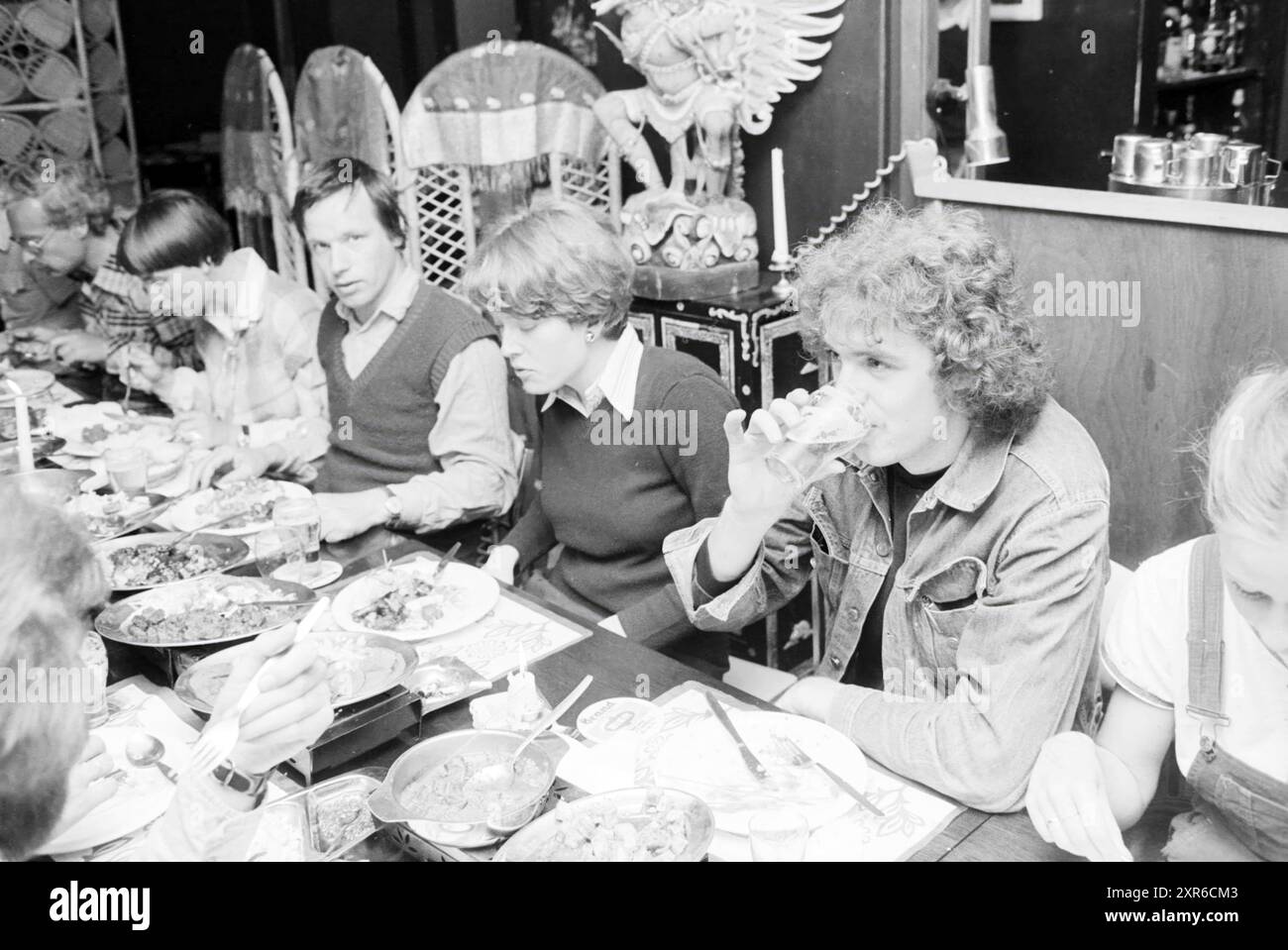 Dîner après le match de douze provinces HD, Haarlems Dagblad etc. et IJmuider courant et Koeri, 19-05-1979, Whizgle Dutch News : images historiques sur mesure pour l'avenir. Explorez le passé néerlandais avec des perspectives modernes grâce à des images d'agences néerlandaises. Concilier les événements d'hier avec les perspectives de demain. Embarquez pour un voyage intemporel avec des histoires qui façonnent notre avenir. Banque D'Images