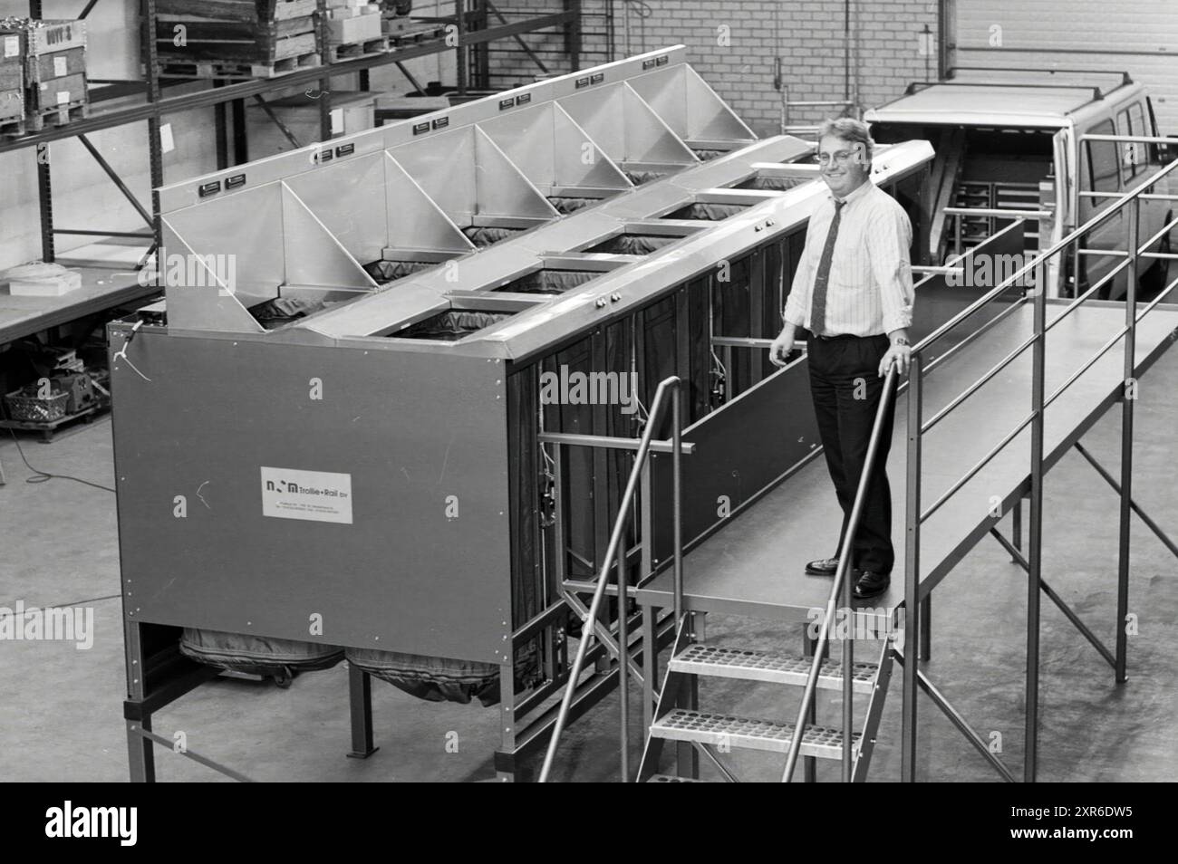 Machine de tri à laver NSM, ZW'burg [NS Trollie Rail BV, Domineeslaan 93], Zwanenburg, 10-09-1996, Whizgle Dutch News : images historiques sur mesure pour l'avenir. Explorez le passé néerlandais avec des perspectives modernes grâce à des images d'agences néerlandaises. Concilier les événements d'hier avec les perspectives de demain. Embarquez pour un voyage intemporel avec des histoires qui façonnent notre avenir. Banque D'Images