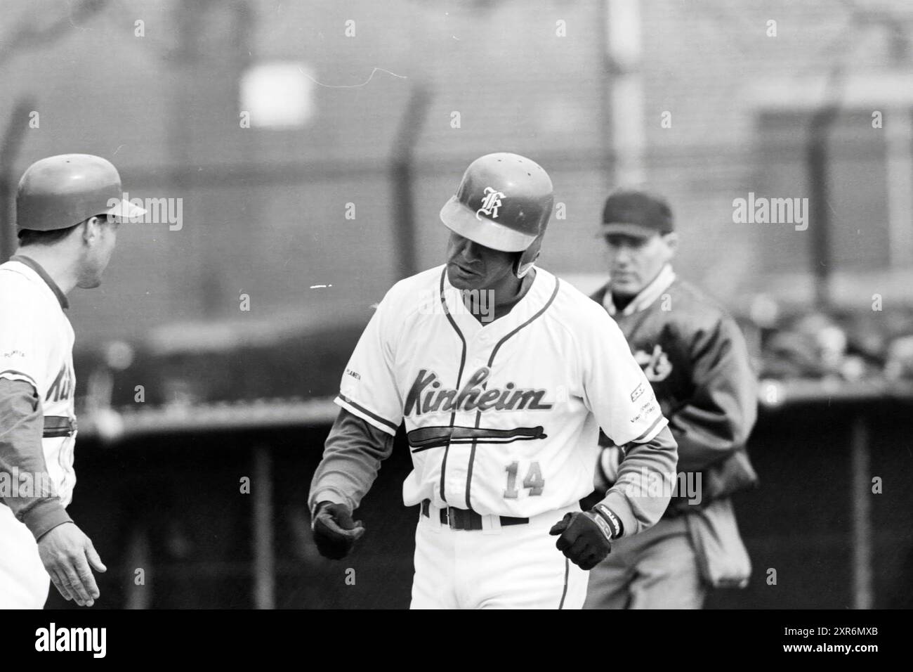 Baseball, Tony Walker, Kinheim, 19-04-1997, Whizgle Dutch News : des images historiques sur mesure pour l'avenir. Explorez le passé néerlandais avec des perspectives modernes grâce à des images d'agences néerlandaises. Concilier les événements d'hier avec les perspectives de demain. Embarquez pour un voyage intemporel avec des histoires qui façonnent notre avenir. Banque D'Images