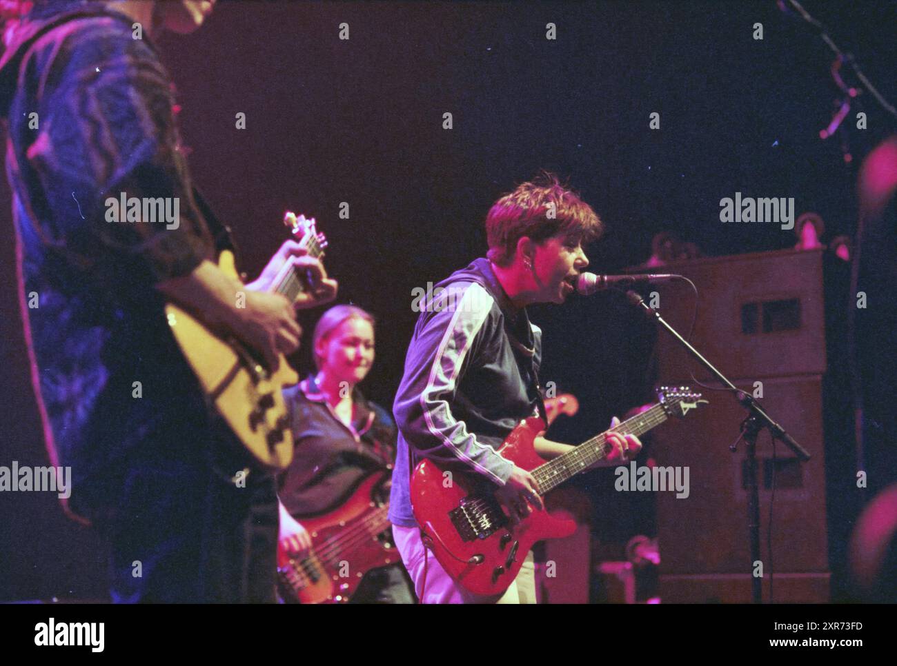 Lauréats du festival pop Noordhollands Glorie, IJm., IJmuiden, pays-Bas, 12-04-1998, Whizgle Dutch News : des images historiques sur mesure pour l'avenir. Explorez le passé néerlandais avec des perspectives modernes grâce à des images d'agences néerlandaises. Concilier les événements d'hier avec les perspectives de demain. Embarquez pour un voyage intemporel avec des histoires qui façonnent notre avenir. Banque D'Images Lauréats du festival pop Noordhollands Glorie, IJm., IJmuiden, pays-Bas, 12-04-1998, Whizgle Dutch News : des images historiques sur mesure pour l'avenir. Explorez le passé néerlandais avec des perspectives modernes grâce à des images d'agences néerlandaises. Concilier les événements d'hier avec les perspectives de demain. Embarquez pour un voyage intemporel avec des histoires qui façonnent notre avenir. Banque D'Images
