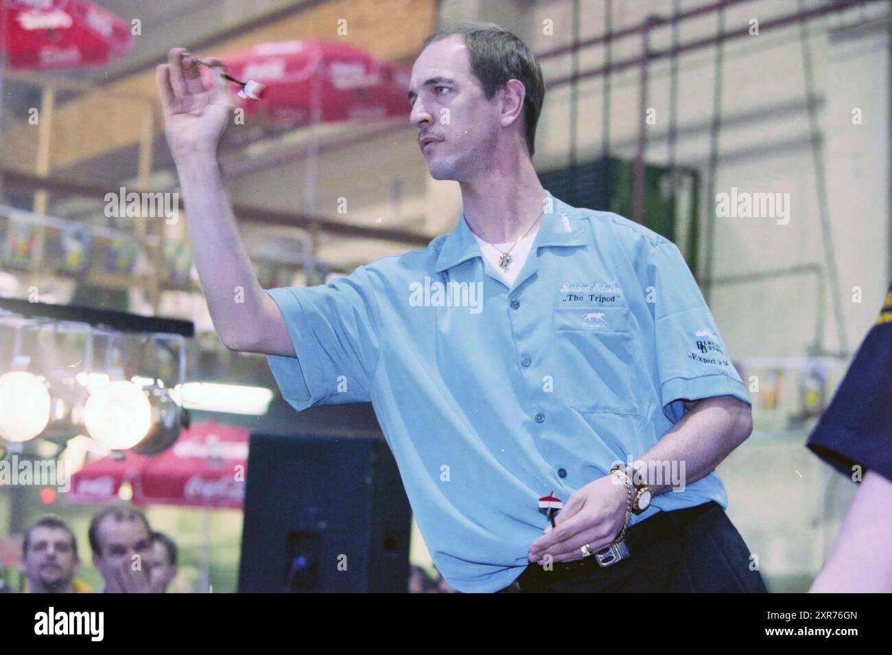 Phil Taylor, au tournoi de fléchettes IJmuiden, IJmuiden, pays-Bas, 13-04-2000, Whizgle Dutch News : images historiques sur mesure pour l'avenir. Explorez le passé néerlandais avec des perspectives modernes grâce à des images d'agences néerlandaises. Concilier les événements d'hier avec les perspectives de demain. Embarquez pour un voyage intemporel avec des histoires qui façonnent notre avenir. Banque D'Images