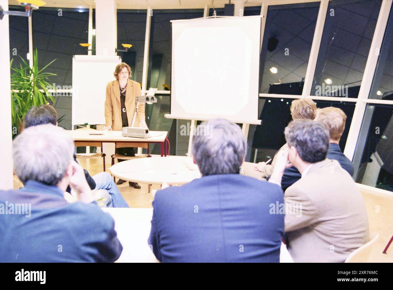 Réunion sur les soins dentaires, Haarlem, pays-Bas, 12-04-1999, Whizgle Dutch News : images historiques sur mesure pour l'avenir. Explorez le passé néerlandais avec des perspectives modernes grâce à des images d'agences néerlandaises. Concilier les événements d'hier avec les perspectives de demain. Embarquez pour un voyage intemporel avec des histoires qui façonnent notre avenir. Banque D'Images Réunion sur les soins dentaires, Haarlem, pays-Bas, 12-04-1999, Whizgle Dutch News : images historiques sur mesure pour l'avenir. Explorez le passé néerlandais avec des perspectives modernes grâce à des images d'agences néerlandaises. Concilier les événements d'hier avec les perspectives de demain. Embarquez pour un voyage intemporel avec des histoires qui façonnent notre avenir. Banque D'Images