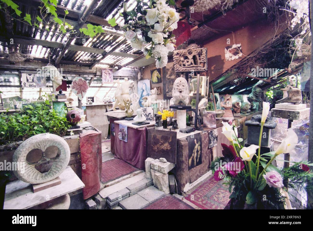 Atelier Wim Jonker, 12-04-2000, Whizgle Dutch News : des images historiques sur mesure pour l'avenir. Explorez le passé néerlandais avec des perspectives modernes grâce à des images d'agences néerlandaises. Concilier les événements d'hier avec les perspectives de demain. Embarquez pour un voyage intemporel avec des histoires qui façonnent notre avenir. Banque D'Images Atelier Wim Jonker, 12-04-2000, Whizgle Dutch News : des images historiques sur mesure pour l'avenir. Explorez le passé néerlandais avec des perspectives modernes grâce à des images d'agences néerlandaises. Concilier les événements d'hier avec les perspectives de demain. Embarquez pour un voyage intemporel avec des histoires qui façonnent notre avenir. Banque D'Images