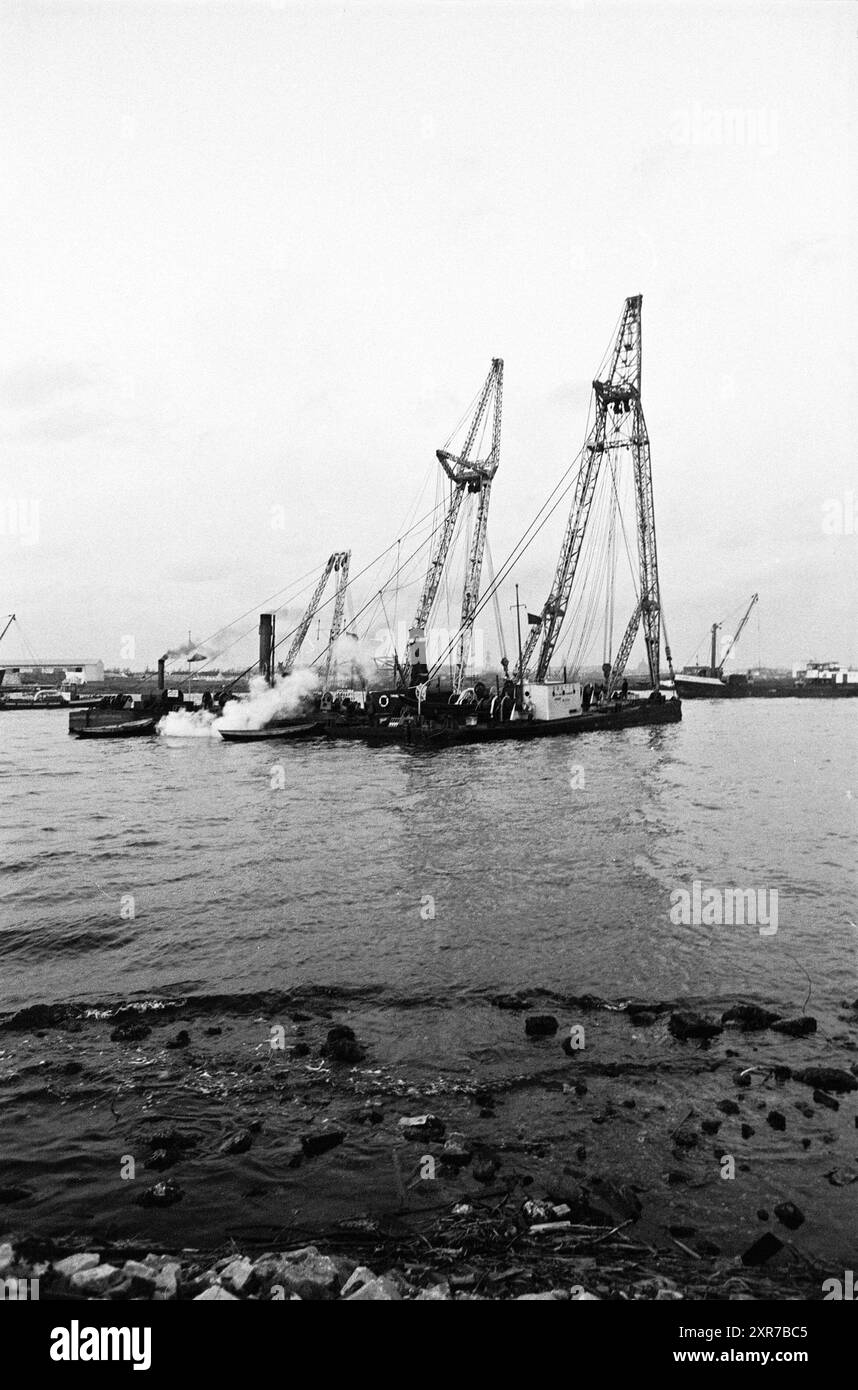 Lights ship North Sea canal, Ships, 26-11-1965, Whizgle Dutch News : images historiques sur mesure pour l'avenir. Explorez le passé néerlandais avec des perspectives modernes grâce à des images d'agences néerlandaises. Concilier les événements d'hier avec les perspectives de demain. Embarquez pour un voyage intemporel avec des histoires qui façonnent notre avenir. Banque D'Images