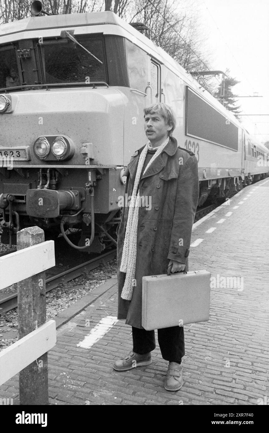 Portrait de M. Bierman, personnes, chemins de fer, 19-04-1983, Whizgle Dutch News : images historiques sur mesure pour l'avenir. Explorez le passé néerlandais avec des perspectives modernes grâce à des images d'agences néerlandaises. Concilier les événements d'hier avec les perspectives de demain. Embarquez pour un voyage intemporel avec des histoires qui façonnent notre avenir. Banque D'Images