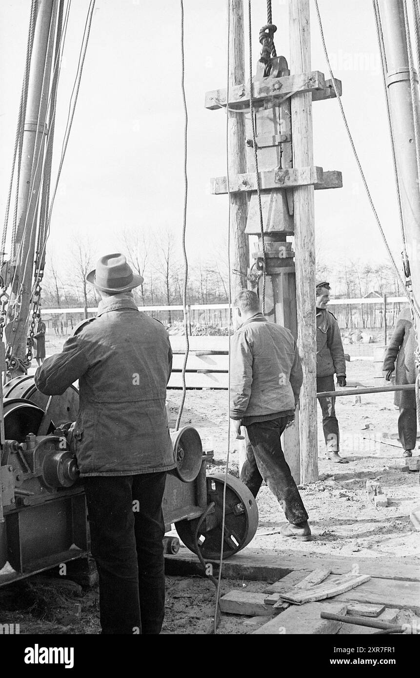 Rudolf Steiner School, First pile, modèle réduit, 01-03-1965','02-03-1965, Whizgle Dutch News : images historiques sur mesure pour l'avenir. Explorez le passé néerlandais avec des perspectives modernes grâce à des images d'agences néerlandaises. Concilier les événements d'hier avec les perspectives de demain. Embarquez pour un voyage intemporel avec des histoires qui façonnent notre avenir. Banque D'Images