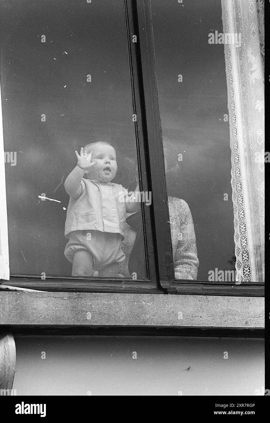 Anniversaire de S.A.R. Soestdijk, jour de la Reine, 30-04-1968, Whizgle Dutch News : images historiques sur mesure pour l'avenir. Explorez le passé néerlandais avec des perspectives modernes grâce à des images d'agences néerlandaises. Concilier les événements d'hier avec les perspectives de demain. Embarquez pour un voyage intemporel avec des histoires qui façonnent notre avenir. Banque D'Images