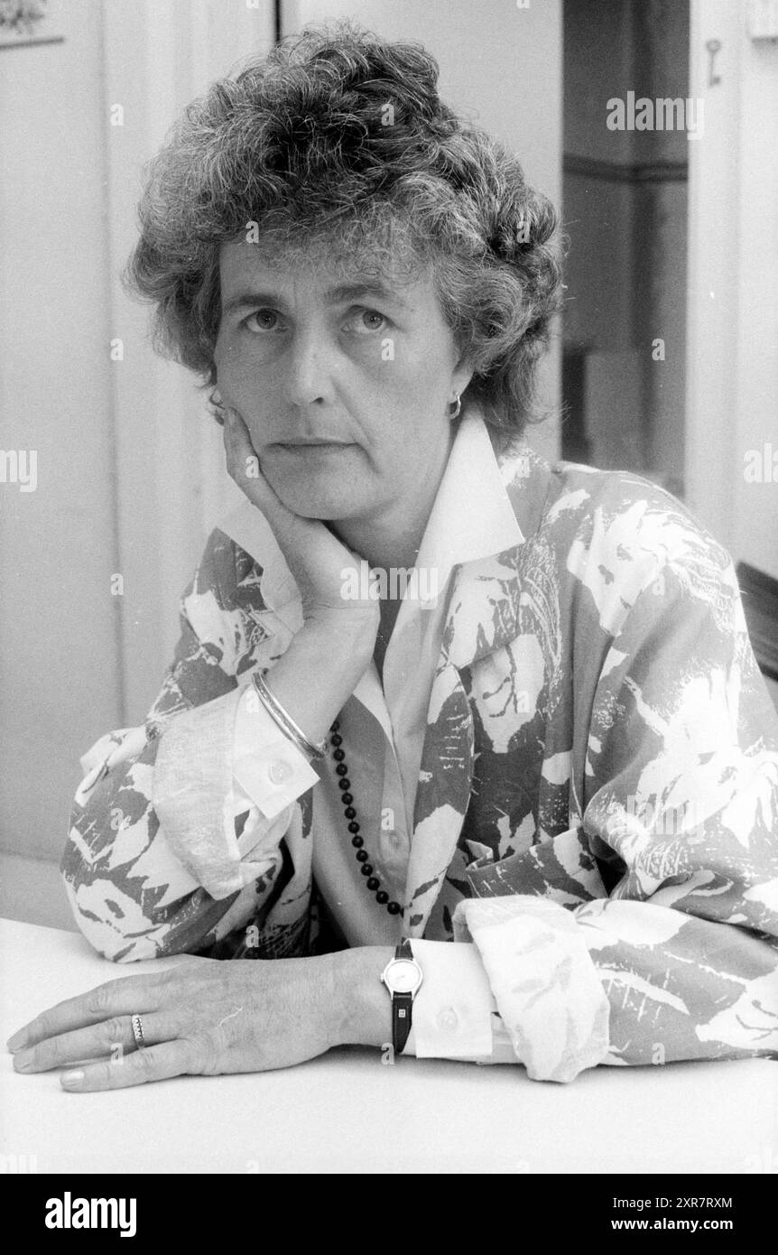 MRS Luijten, soins aux personnes âgées, Hoofddorp, personnes, Hoofddorp, pays-Bas, 09-06-1987, Whizgle Dutch News : des images historiques sur mesure pour l'avenir. Explorez le passé néerlandais avec des perspectives modernes grâce à des images d'agences néerlandaises. Concilier les événements d'hier avec les perspectives de demain. Embarquez pour un voyage intemporel avec des histoires qui façonnent notre avenir. Banque D'Images