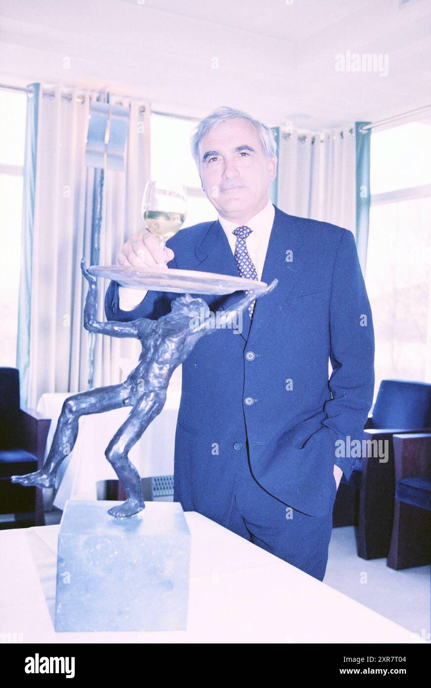 Remise du prix Alliance de la liberté de la presse, 24-03-1999, Whizgle Dutch News : images historiques sur mesure pour l'avenir. Explorez le passé néerlandais avec des perspectives modernes grâce à des images d'agences néerlandaises. Concilier les événements d'hier avec les perspectives de demain. Embarquez pour un voyage intemporel avec des histoires qui façonnent notre avenir. Banque D'Images