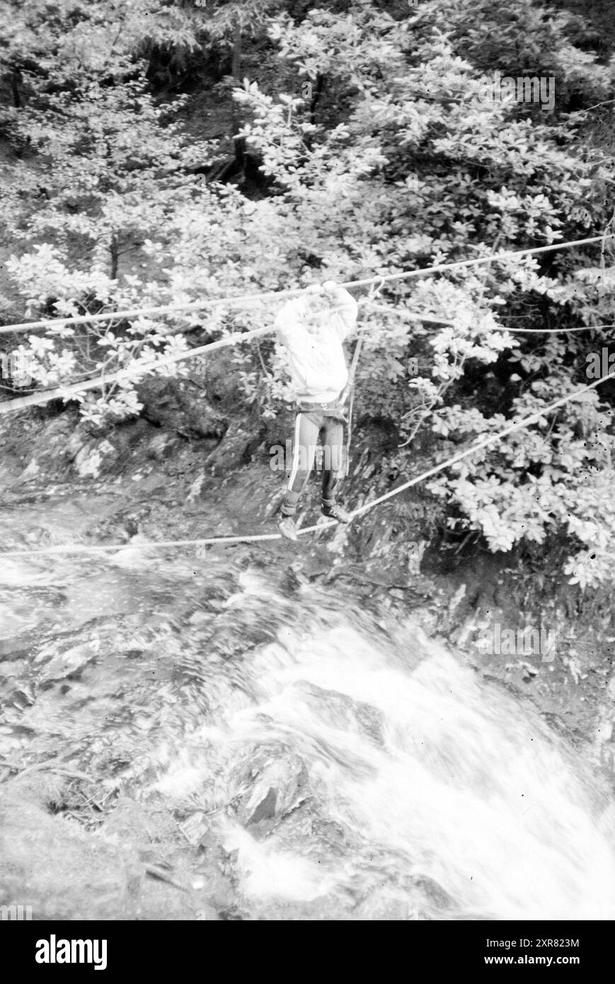 Survival tour belge. Ardennes, Survival Tour, 30-06-1985, Whizgle Dutch News : des images historiques sur mesure pour l'avenir. Explorez le passé néerlandais avec des perspectives modernes grâce à des images d'agences néerlandaises. Concilier les événements d'hier avec les perspectives de demain. Embarquez pour un voyage intemporel avec des histoires qui façonnent notre avenir. Banque D'Images