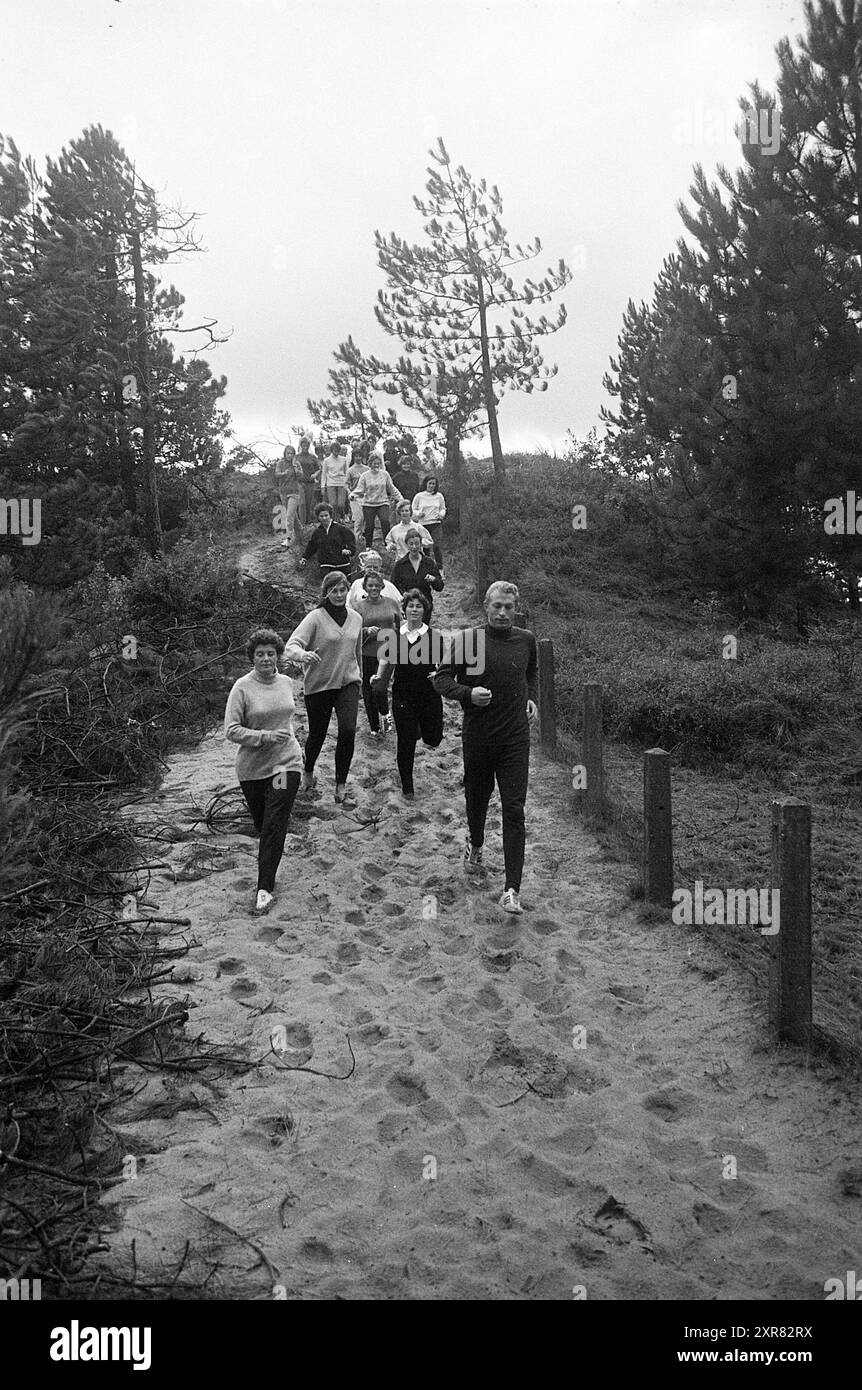 Training at CIO, Training, 05-10-1967, Whizgle Dutch News : images historiques adaptées pour l'avenir. Explorez le passé néerlandais avec des perspectives modernes grâce à des images d'agences néerlandaises. Concilier les événements d'hier avec les perspectives de demain. Embarquez pour un voyage intemporel avec des histoires qui façonnent notre avenir. Banque D'Images