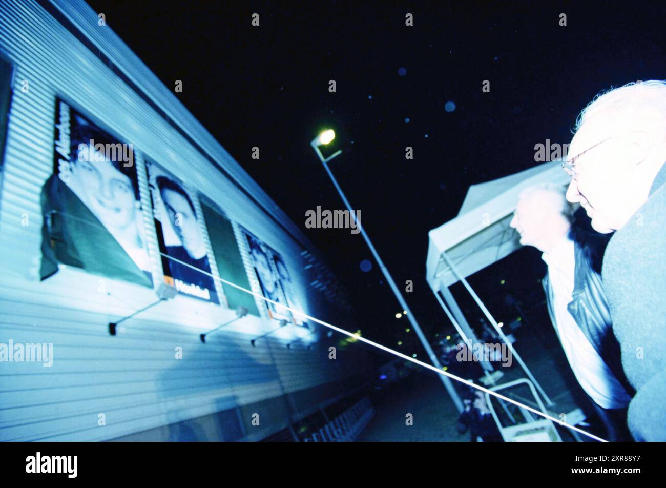 Dévoilement de photos des héros sportifs de Haarlem au Kennemer Sport Center, Haarlem, pays-Bas, 02-11-2003, Whizgle Dutch News : images historiques conçues pour l'avenir. Explorez le passé néerlandais avec des perspectives modernes grâce à des images d'agences néerlandaises. Concilier les événements d'hier avec les perspectives de demain. Embarquez pour un voyage intemporel avec des histoires qui façonnent notre avenir. Banque D'Images