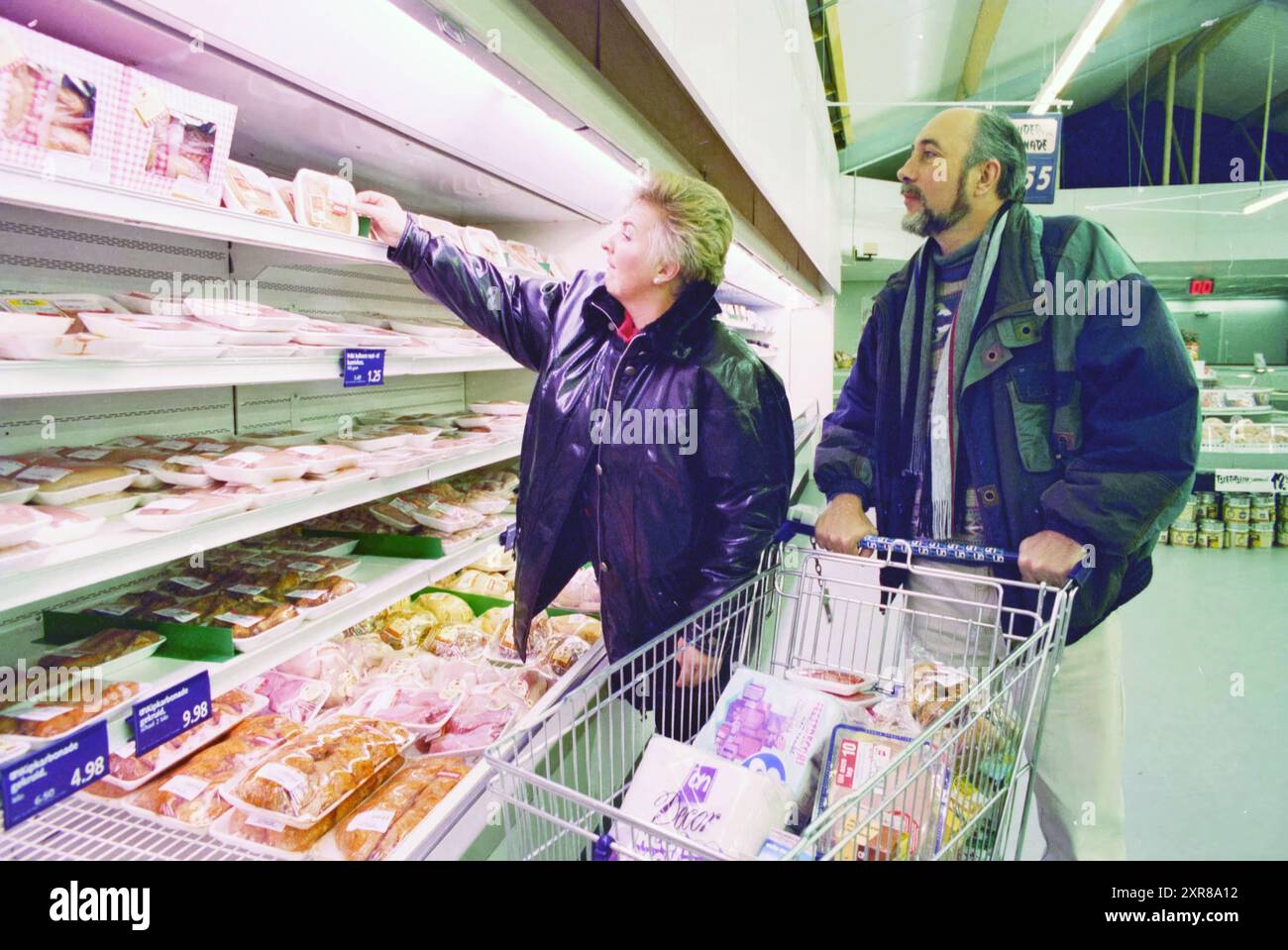République tchèque shopping AH, 05-12-1995, Whizgle Dutch News : images historiques sur mesure pour l'avenir. Explorez le passé néerlandais avec des perspectives modernes grâce à des images d'agences néerlandaises. Concilier les événements d'hier avec les perspectives de demain. Embarquez pour un voyage intemporel avec des histoires qui façonnent notre avenir. Banque D'Images