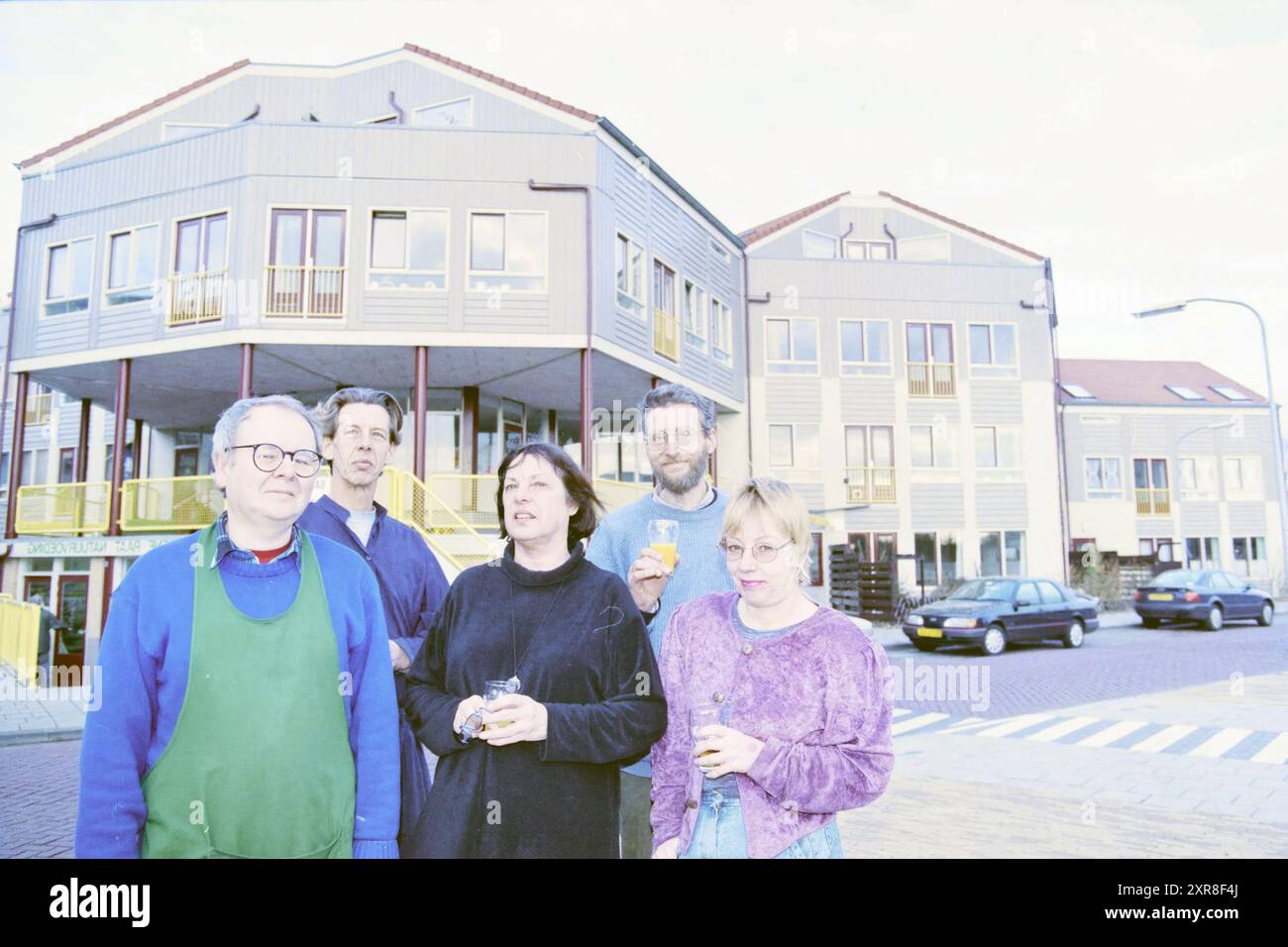 Boissons Molenbeek II, 04-12-1997, Whizgle Dutch News : des images historiques sur mesure pour l'avenir. Explorez le passé néerlandais avec des perspectives modernes grâce à des images d'agences néerlandaises. Concilier les événements d'hier avec les perspectives de demain. Embarquez pour un voyage intemporel avec des histoires qui façonnent notre avenir. Banque D'Images Boissons Molenbeek II, 04-12-1997, Whizgle Dutch News : des images historiques sur mesure pour l'avenir. Explorez le passé néerlandais avec des perspectives modernes grâce à des images d'agences néerlandaises. Concilier les événements d'hier avec les perspectives de demain. Embarquez pour un voyage intemporel avec des histoires qui façonnent notre avenir. Banque D'Images