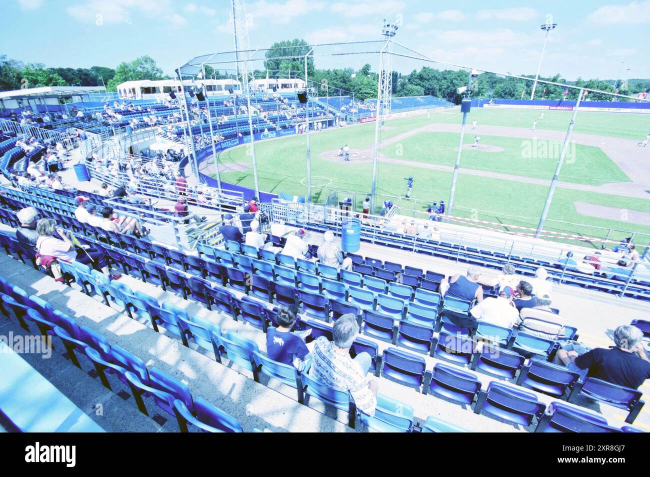 Empty Stadium, Suède - France, 12-07-2003, Whizgle Dutch News : des images historiques sur mesure pour l'avenir. Explorez le passé néerlandais avec des perspectives modernes grâce à des images d'agences néerlandaises. Concilier les événements d'hier avec les perspectives de demain. Embarquez pour un voyage intemporel avec des histoires qui façonnent notre avenir. Banque D'Images