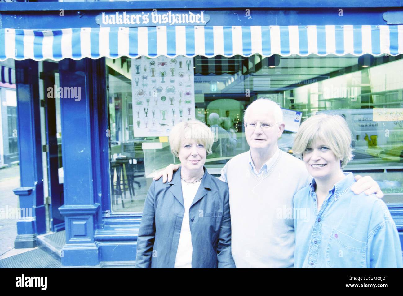 Bakker Viswinkel, Haarlem [Grote Houtstraat 154], Haarlem, Grote Houtstraat, pays-Bas, 21-08-2000, Whizgle Dutch News : des images historiques sur mesure pour l'avenir. Explorez le passé néerlandais avec des perspectives modernes grâce à des images d'agences néerlandaises. Concilier les événements d'hier avec les perspectives de demain. Embarquez pour un voyage intemporel avec des histoires qui façonnent notre avenir. Banque D'Images