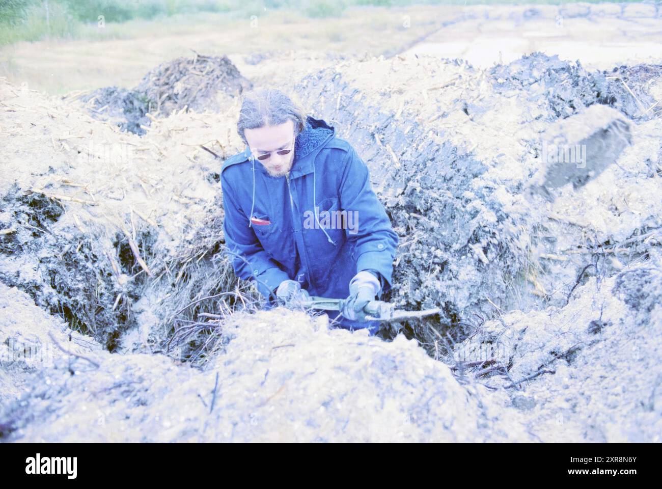 Atelier de creusement de tunnels, Ruigoord, Ruigoord, 12-04-1998, Whizgle Dutch News : des images historiques sur mesure pour l'avenir. Explorez le passé néerlandais avec des perspectives modernes grâce à des images d'agences néerlandaises. Concilier les événements d'hier avec les perspectives de demain. Embarquez pour un voyage intemporel avec des histoires qui façonnent notre avenir. Banque D'Images Atelier de creusement de tunnels, Ruigoord, Ruigoord, 12-04-1998, Whizgle Dutch News : des images historiques sur mesure pour l'avenir. Explorez le passé néerlandais avec des perspectives modernes grâce à des images d'agences néerlandaises. Concilier les événements d'hier avec les perspectives de demain. Embarquez pour un voyage intemporel avec des histoires qui façonnent notre avenir. Banque D'Images
