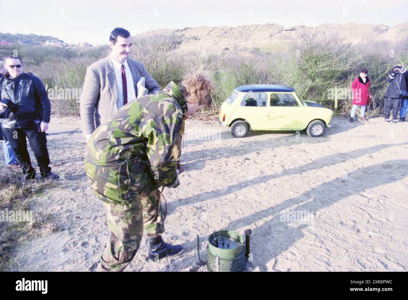 Mr Bean look-alike IJmuiden, IJmuiden, pays-Bas, 12-02-1998, Whizgle Dutch News : images historiques adaptées à l'avenir. Explorez le passé néerlandais avec des perspectives modernes grâce à des images d'agences néerlandaises. Concilier les événements d'hier avec les perspectives de demain. Embarquez pour un voyage intemporel avec des histoires qui façonnent notre avenir. Banque D'Images