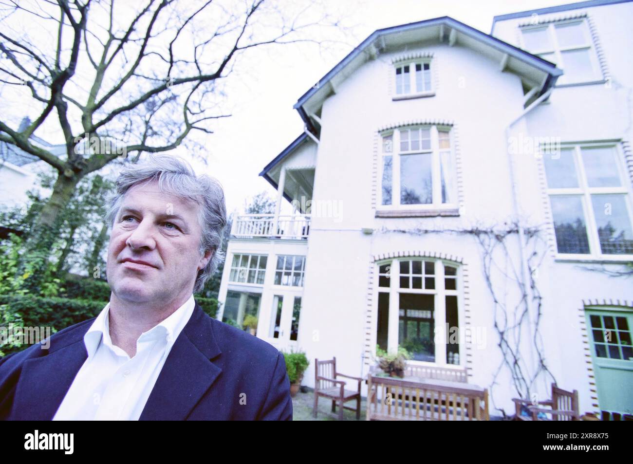 Mr. Galesloot, Bloemendaal, 04-12-2002, Whizgle Dutch News : des images historiques sur mesure pour l'avenir. Explorez le passé néerlandais avec des perspectives modernes grâce à des images d'agences néerlandaises. Concilier les événements d'hier avec les perspectives de demain. Embarquez pour un voyage intemporel avec des histoires qui façonnent notre avenir. Banque D'Images Mr. Galesloot, Bloemendaal, 04-12-2002, Whizgle Dutch News : des images historiques sur mesure pour l'avenir. Explorez le passé néerlandais avec des perspectives modernes grâce à des images d'agences néerlandaises. Concilier les événements d'hier avec les perspectives de demain. Embarquez pour un voyage intemporel avec des histoires qui façonnent notre avenir. Banque D'Images