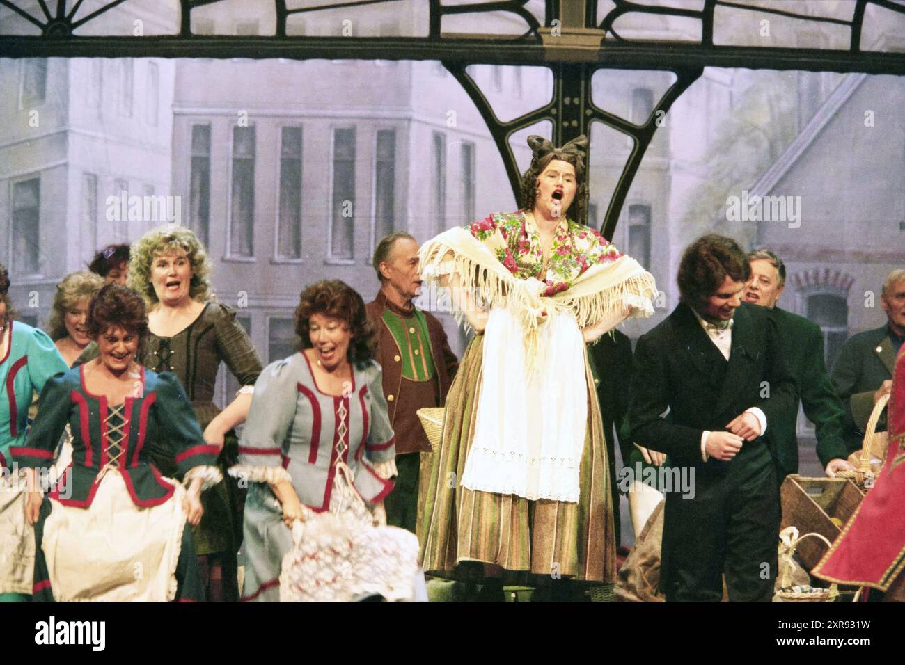 Association d'opérette vides, IJmuiden, IJmuiden, pays-Bas, 12-04-2000, Whizgle Dutch News : des images historiques sur mesure pour l'avenir. Explorez le passé néerlandais avec des perspectives modernes grâce à des images d'agences néerlandaises. Concilier les événements d'hier avec les perspectives de demain. Embarquez pour un voyage intemporel avec des histoires qui façonnent notre avenir. Banque D'Images Association d'opérette vides, IJmuiden, IJmuiden, pays-Bas, 12-04-2000, Whizgle Dutch News : des images historiques sur mesure pour l'avenir. Explorez le passé néerlandais avec des perspectives modernes grâce à des images d'agences néerlandaises. Concilier les événements d'hier avec les perspectives de demain. Embarquez pour un voyage intemporel avec des histoires qui façonnent notre avenir. Banque D'Images