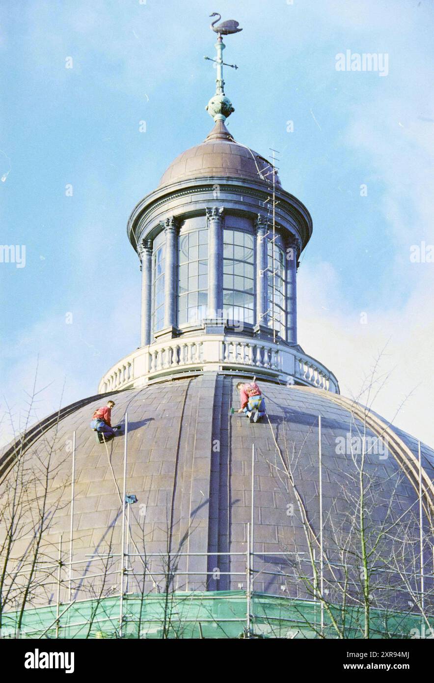 Sonesta dôme avec couvreurs, 04-12-1994, Whizgle Dutch News : images historiques sur mesure pour l'avenir. Explorez le passé néerlandais avec des perspectives modernes grâce à des images d'agences néerlandaises. Concilier les événements d'hier avec les perspectives de demain. Embarquez pour un voyage intemporel avec des histoires qui façonnent notre avenir. Banque D'Images Sonesta dôme avec couvreurs, 04-12-1994, Whizgle Dutch News : images historiques sur mesure pour l'avenir. Explorez le passé néerlandais avec des perspectives modernes grâce à des images d'agences néerlandaises. Concilier les événements d'hier avec les perspectives de demain. Embarquez pour un voyage intemporel avec des histoires qui façonnent notre avenir. Banque D'Images