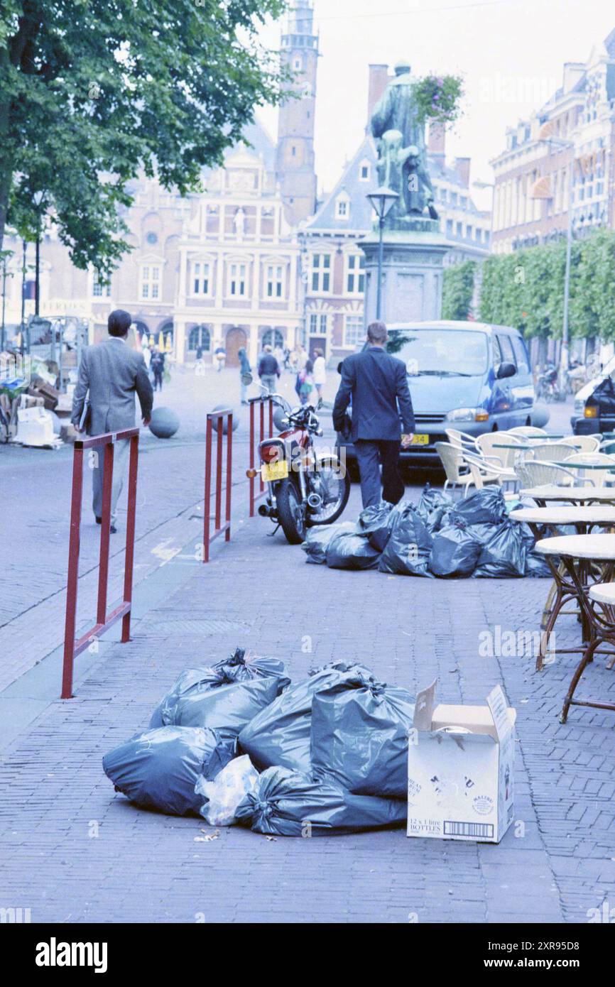 Obstacles Walking route, bus Klokhuisplein, Haarlem, Klokhuisplein, pays-Bas, 29-09-1997, Whizgle Dutch News : des images historiques sur mesure pour l'avenir. Explorez le passé néerlandais avec des perspectives modernes grâce à des images d'agences néerlandaises. Concilier les événements d'hier avec les perspectives de demain. Embarquez pour un voyage intemporel avec des histoires qui façonnent notre avenir. Banque D'Images