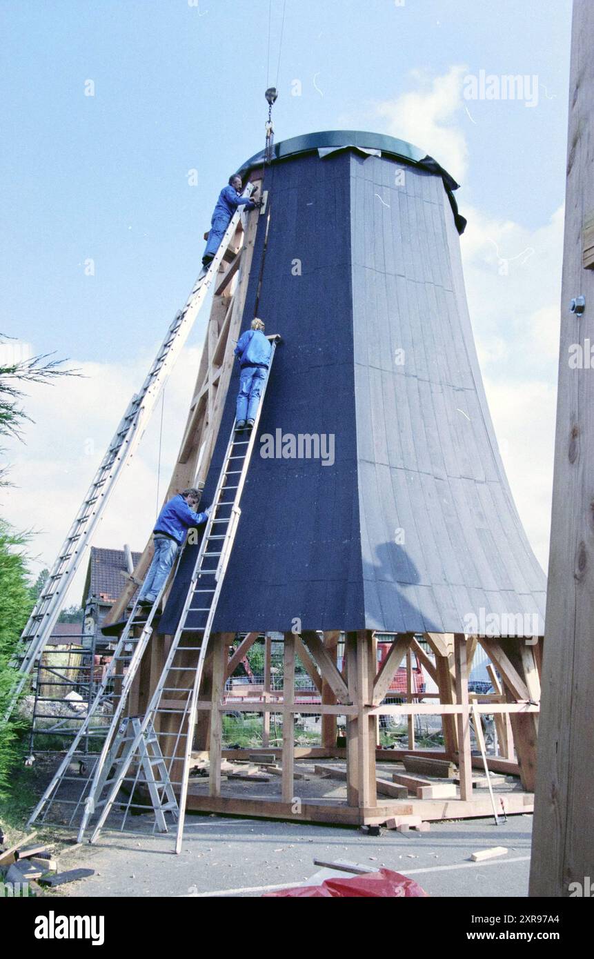 Travaux sur le moulin Adriaan, 12-10-2000, Whizgle Dutch News : images historiques sur mesure pour l'avenir. Explorez le passé néerlandais avec des perspectives modernes grâce à des images d'agences néerlandaises. Concilier les événements d'hier avec les perspectives de demain. Embarquez pour un voyage intemporel avec des histoires qui façonnent notre avenir. Banque D'Images