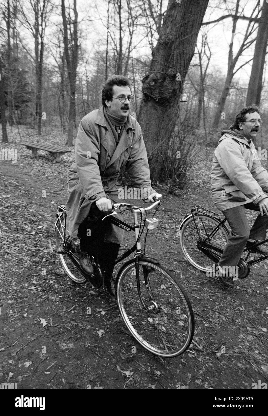 PvdA, planter des arbres par min. Aulnes, Hout, Haarlem, arbres, Haarlem, Hout, pays-Bas, 11-03-1990, Whizgle Dutch News : des images historiques sur mesure pour l'avenir. Explorez le passé néerlandais avec des perspectives modernes grâce à des images d'agences néerlandaises. Concilier les événements d'hier avec les perspectives de demain. Embarquez pour un voyage intemporel avec des histoires qui façonnent notre avenir. Banque D'Images