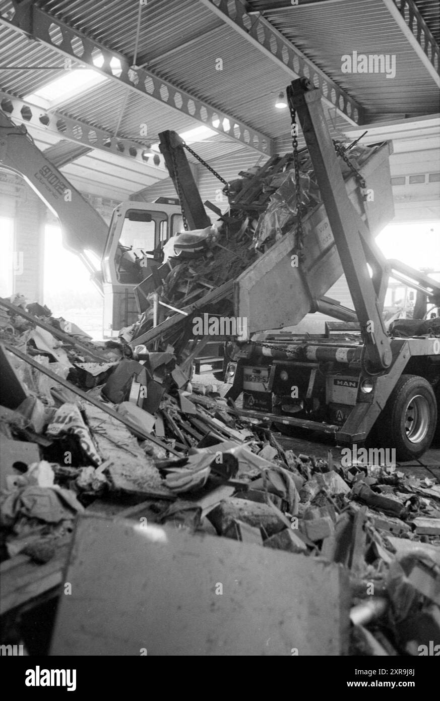FA. EHCO, traitement des déchets volumineux [First Haarlem Central Collection Service], 13-07-1993, Whizgle Dutch News : images historiques sur mesure pour l'avenir. Explorez le passé néerlandais avec des perspectives modernes grâce à des images d'agences néerlandaises. Concilier les événements d'hier avec les perspectives de demain. Embarquez pour un voyage intemporel avec des histoires qui façonnent notre avenir. Banque D'Images
