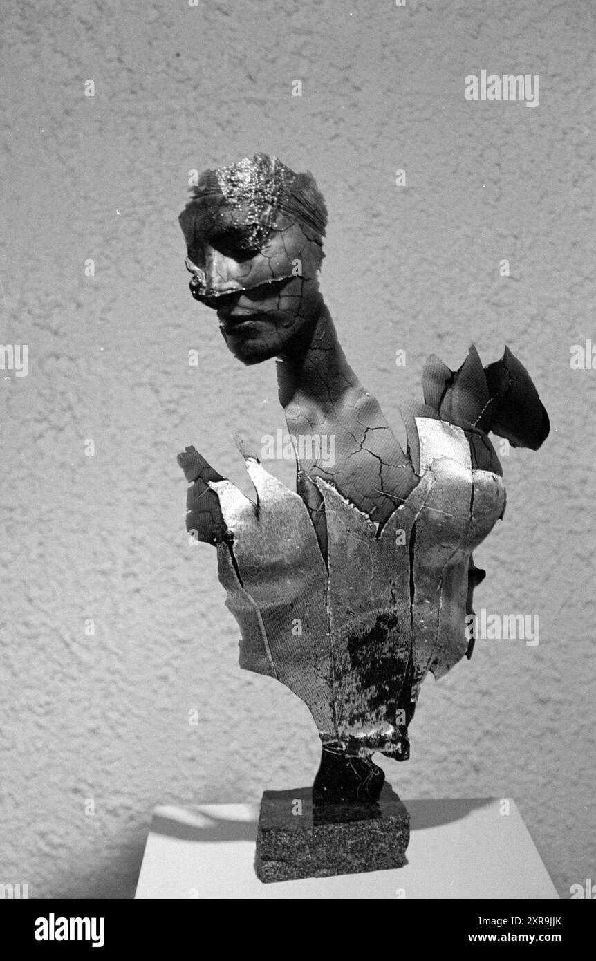 Galerie d'images Brauckmann, H'Meer [Marijkelaan 14, Kaag], 29-01-1997, Whizgle Néerlandais News : des images historiques sur mesure pour l'avenir. Explorez le passé néerlandais avec des perspectives modernes grâce à des images d'agences néerlandaises. Concilier les événements d'hier avec les perspectives de demain. Embarquez pour un voyage intemporel avec des histoires qui façonnent notre avenir. Banque D'Images