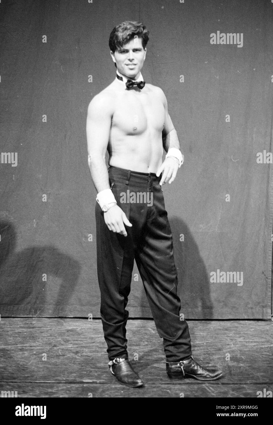 Chippendales, Whizgle Dutch News : des images historiques sur mesure pour l'avenir. Explorez le passé néerlandais avec des perspectives modernes grâce à des images d'agences néerlandaises. Concilier les événements d'hier avec les perspectives de demain. Embarquez pour un voyage intemporel avec des histoires qui façonnent notre avenir. Banque D'Images