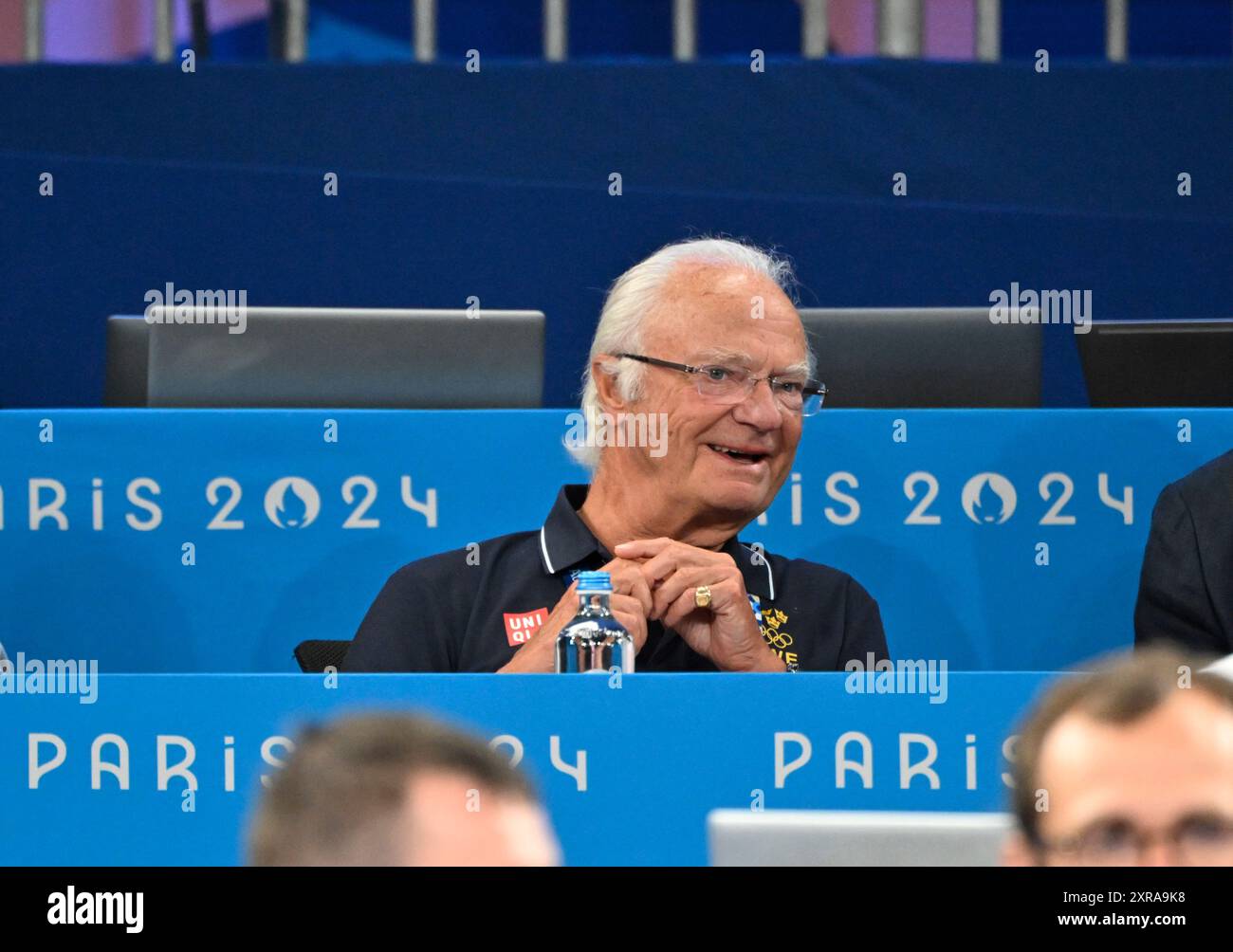 Paris, France. 09 août 2024. PARIS, FRANCE 20240809Le roi Carl Gustaf voit la suédoise Johanna Lindborg rencontrer la bulgare Bilyana Zhivkova Dudova lors de la classe des 62 kilogrammes de lutte dans l'arène du champ de mars pendant les Jeux olympiques d'été à Paris. Photo : Henrik Montgomery/TT/Code 10060 crédit : TT News Agency/Alamy Live News Banque D'Images