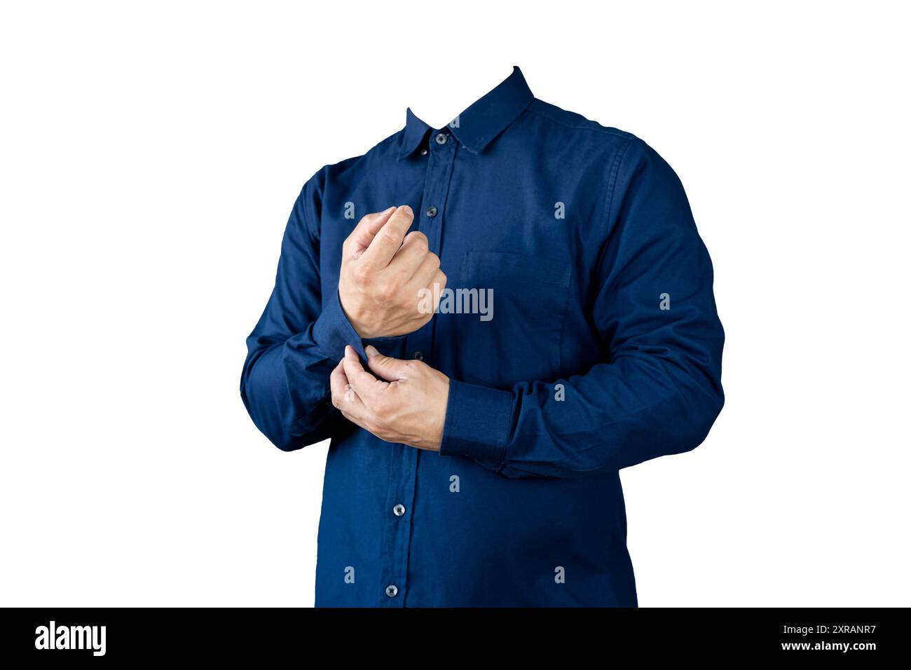 Photographie d'un homme d'affaires habillé avec les manches boutonnées sur sa chemise bleue. Prêt à aller travailler dans des vêtements formels, sans tête, pour une utilisation dans Banque D'Images